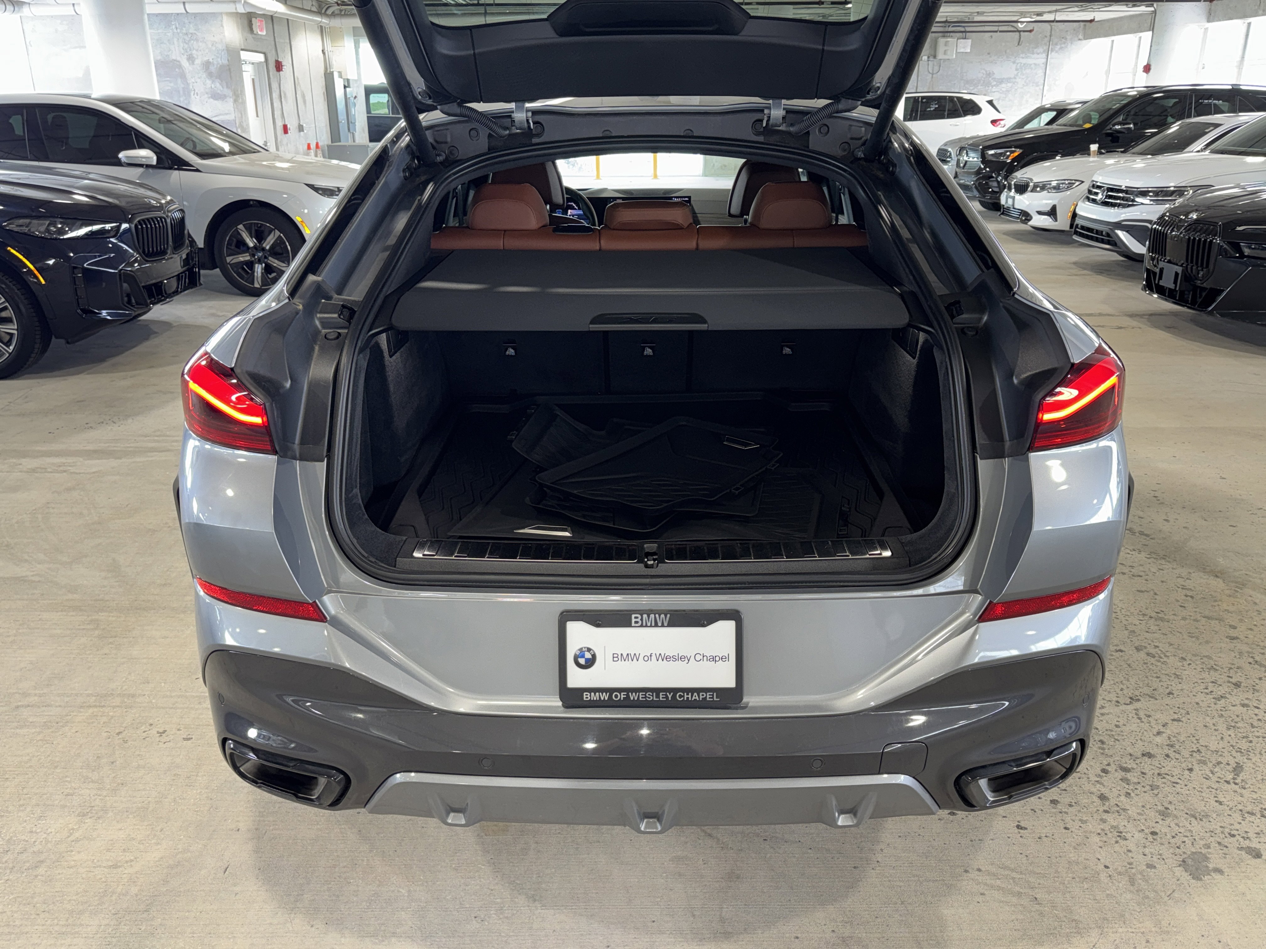 Used 2025 BMW X6 xDrive40i w/ Climate Comfort Package image 13