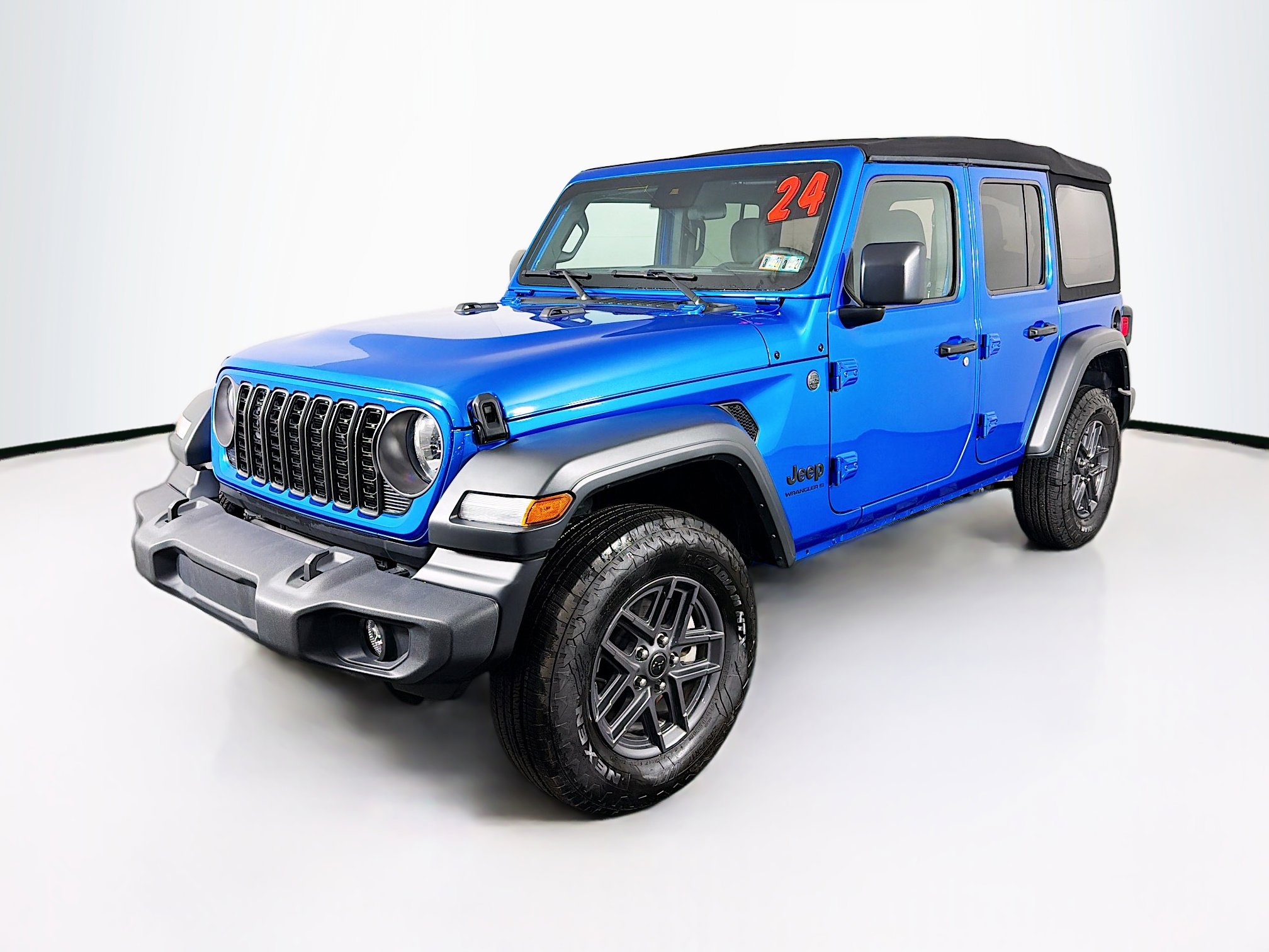 Used 2024 Jeep Wrangler Sport S image 4