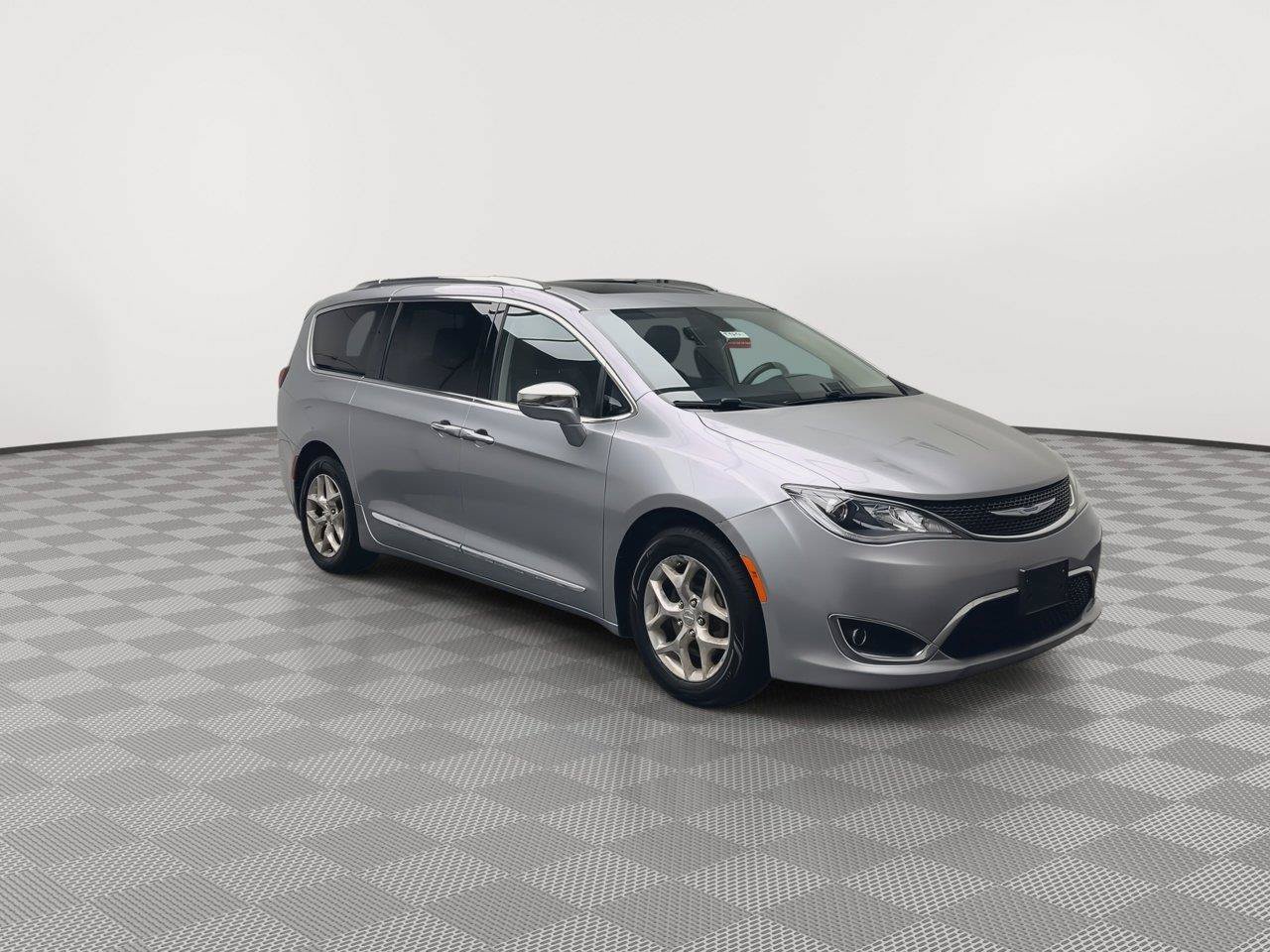Used 2018 Chrysler Pacifica Limited FWD image 36
