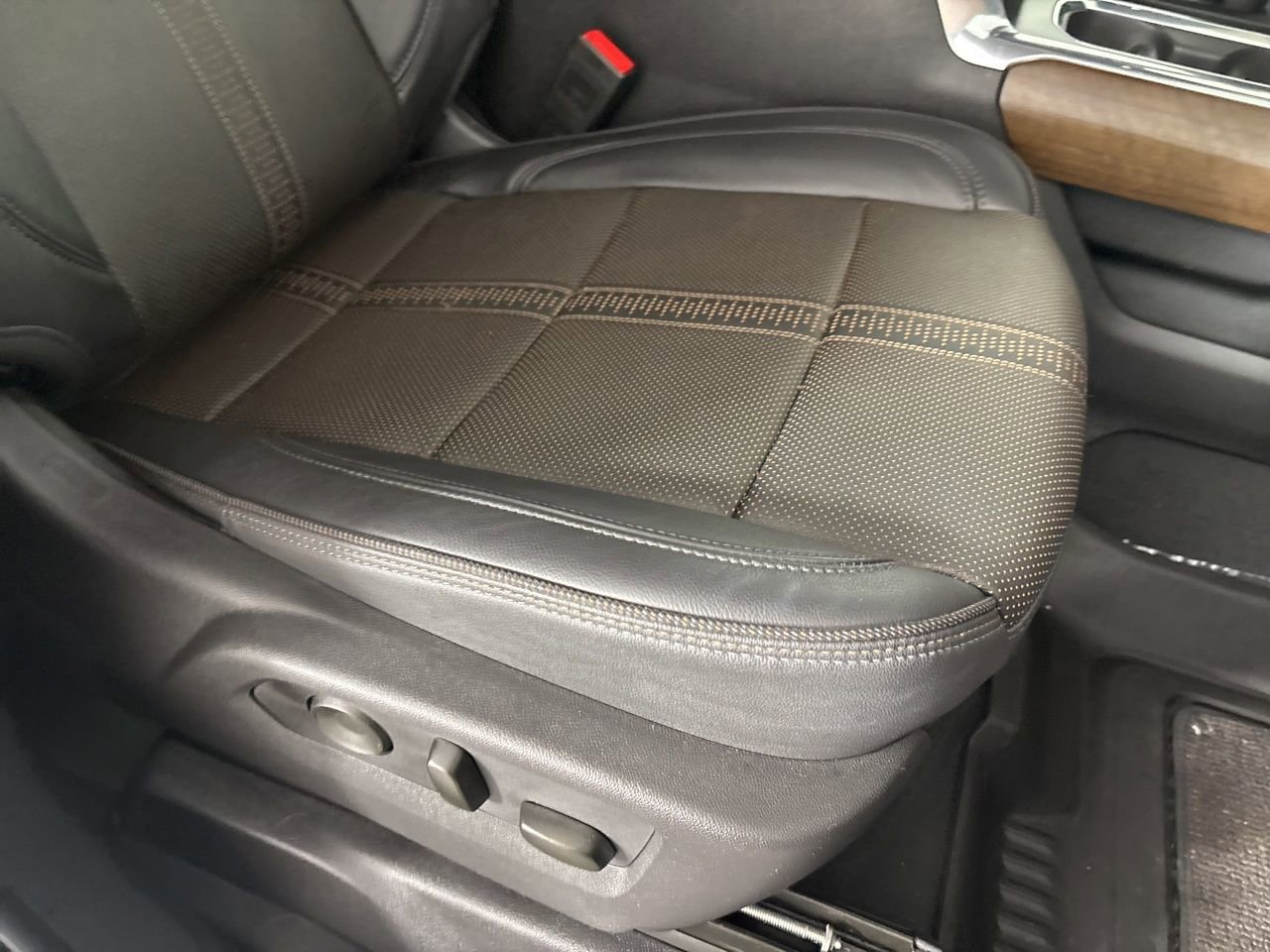 Used 2025 Chevrolet Silverado 1500 High Country w/ Technology Package image 29