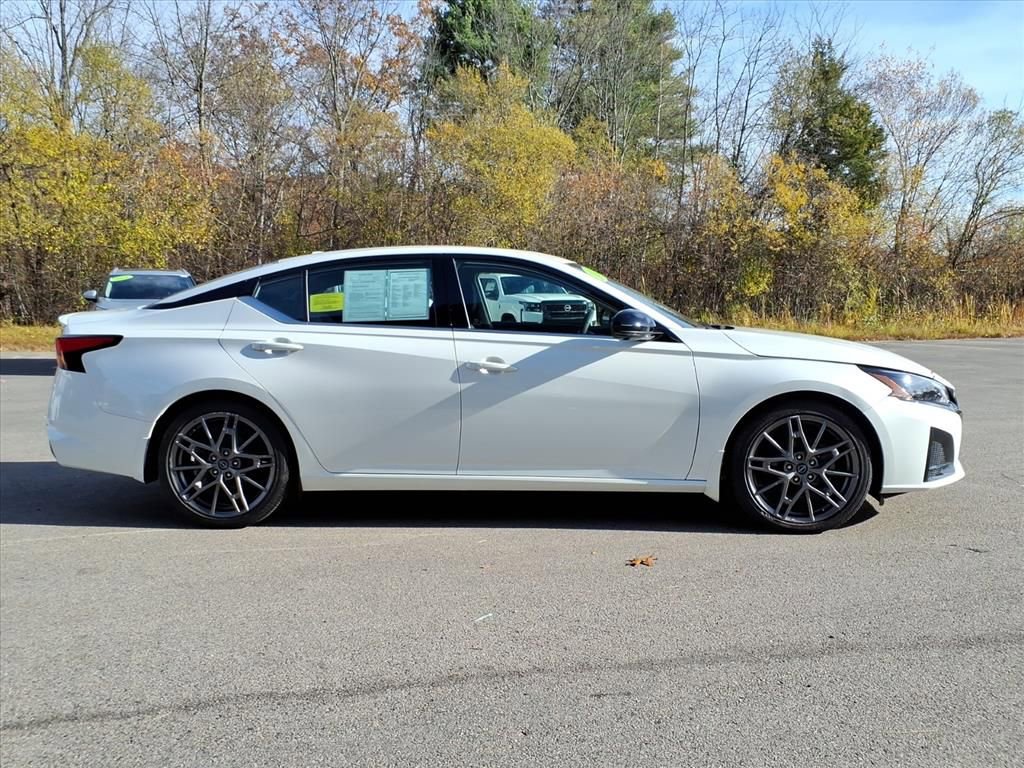 Used 2024 Nissan Altima 2.0 SR image 4