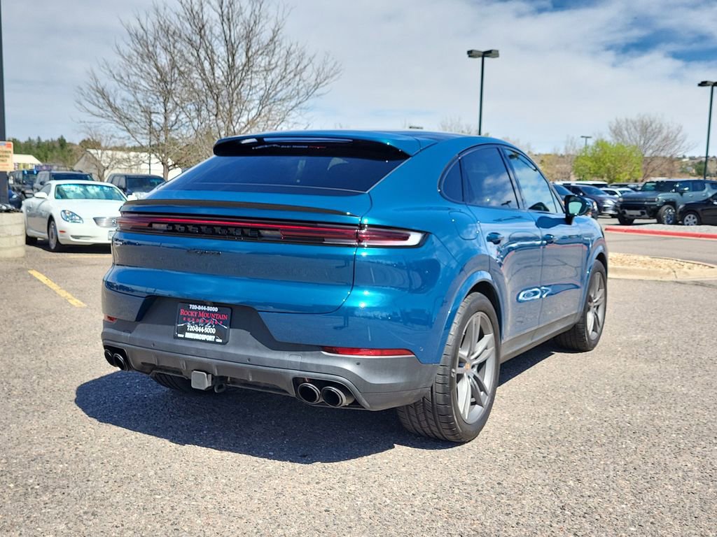 Used 2025 Porsche Cayenne Coupe image 3