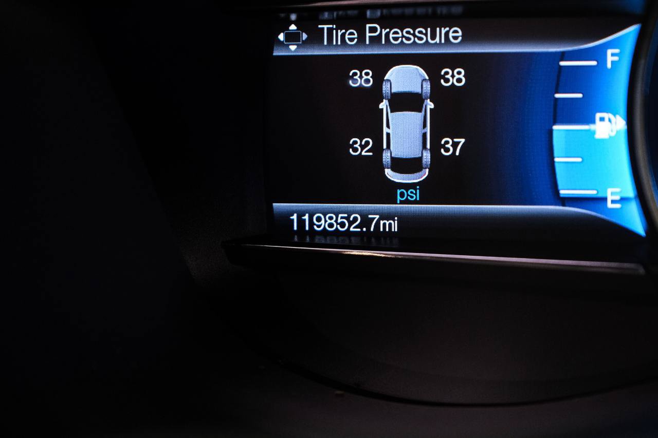 Used 2017 Ford Explorer Sport w/ Equipment Group 401A AWD/4WD image 16
