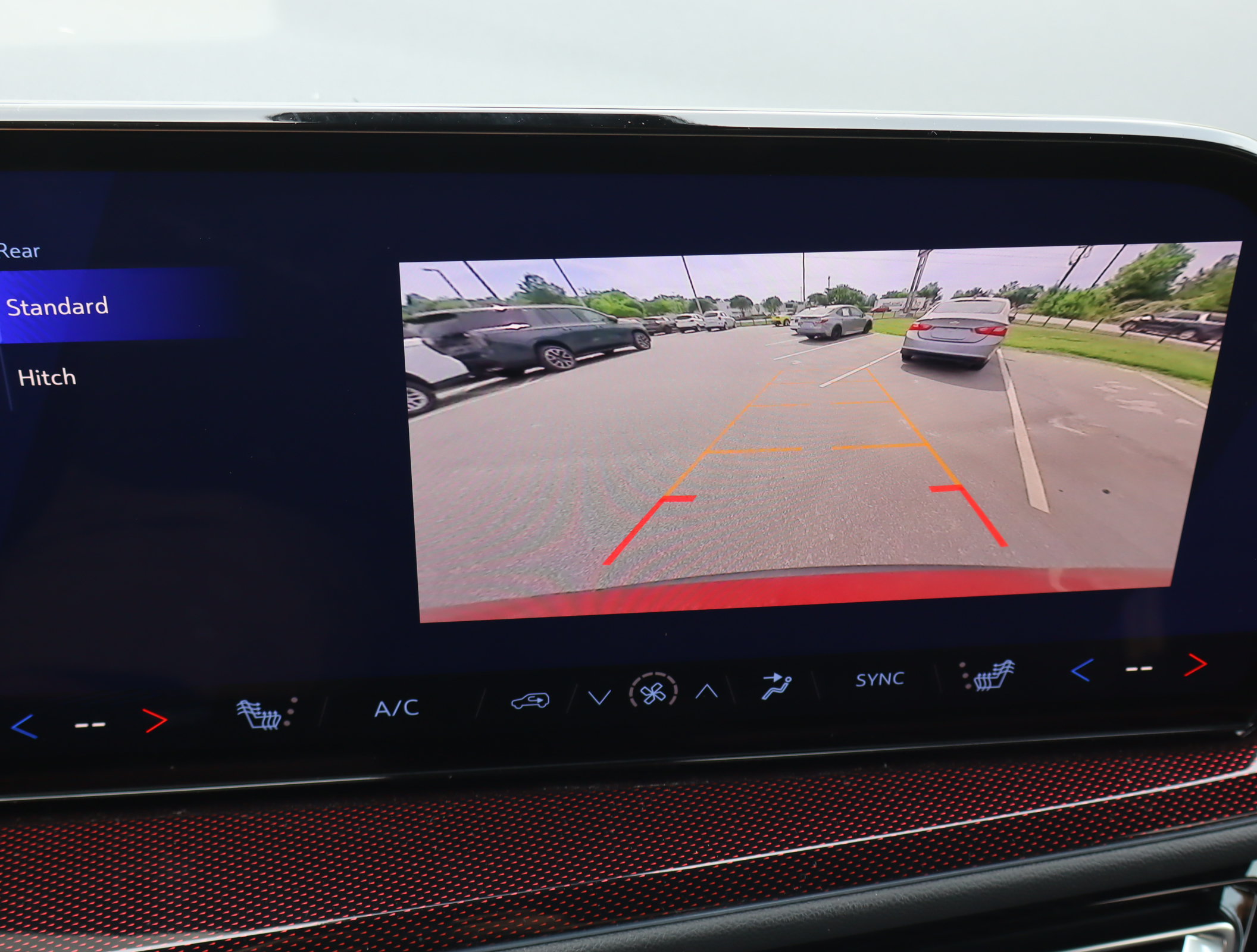 Used 2026 Chevrolet Traverse Z71 AWD/4WD image 24