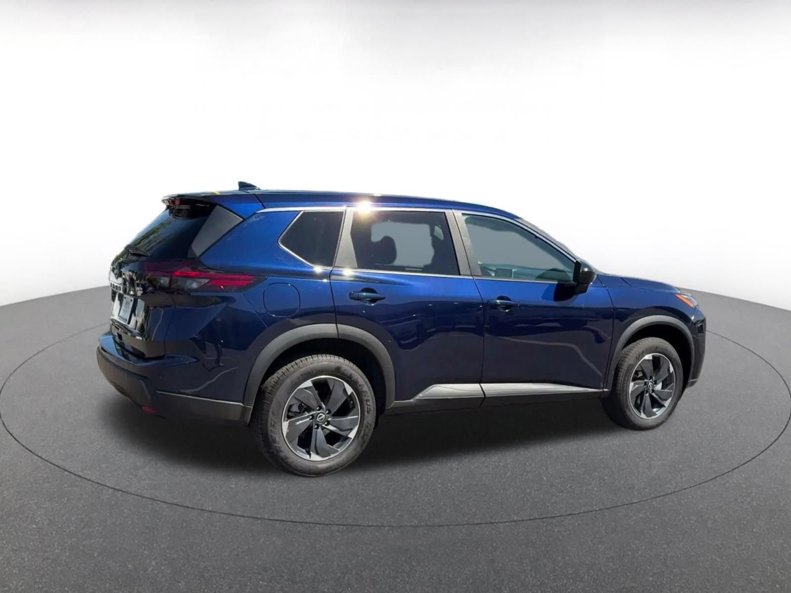 Used 2025 Nissan Rogue SV FWD image 14