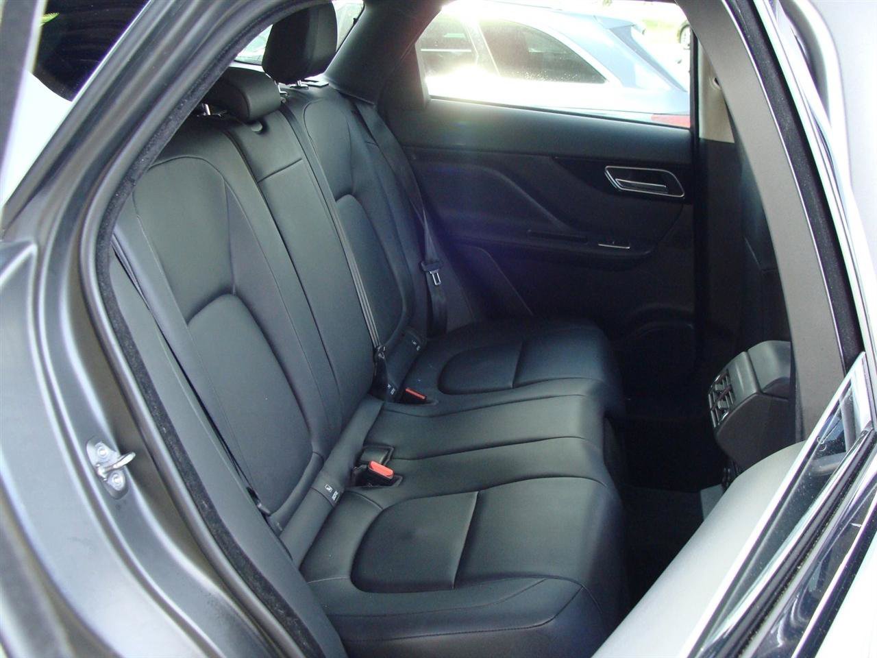 Used 2019 Jaguar F-PACE Premium AWD/4WD image 11