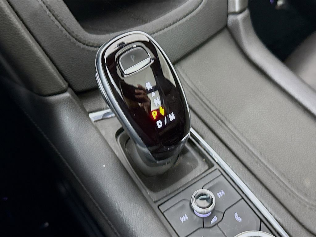 Used 2022 Cadillac XT5 Premium Luxury w/ Technology Package image 16
