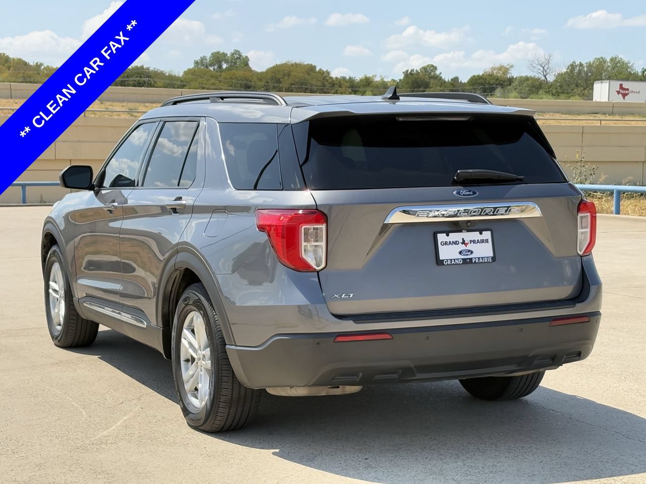 Used 2022 Ford Explorer XLT RWD image 6