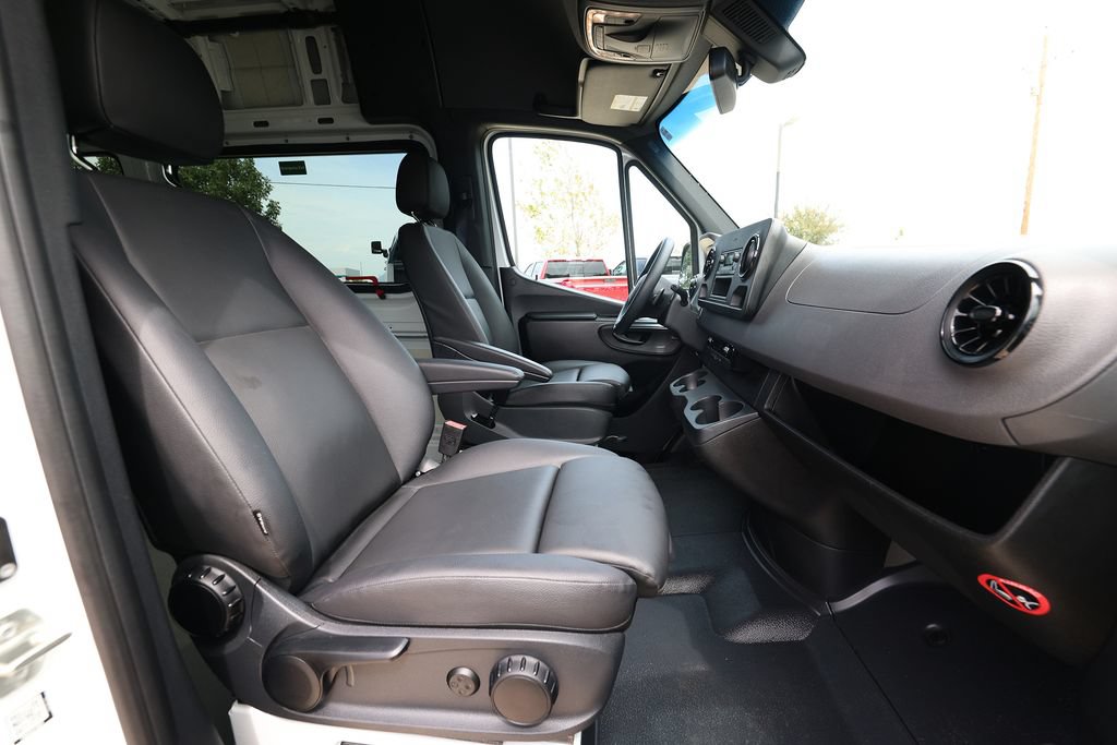 Used 2022 Mercedes-Benz Sprinter 3500 image 10
