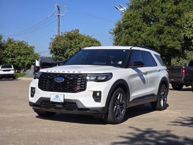 Used 2025 Ford Explorer ST w/ Sun And Sound Package AWD/4WD image 3