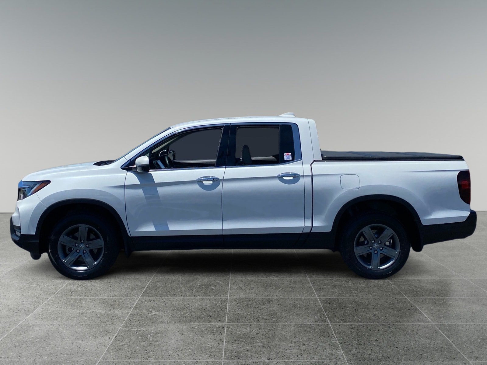 Used 2023 Honda Ridgeline RTL-E image 2