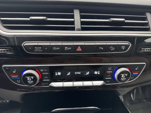 Used 2017 Audi Q7 3.0T Prestige image 32