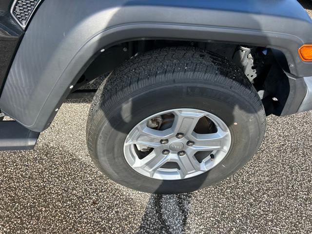 Used 2021 Jeep Wrangler Unlimited Sport image 33