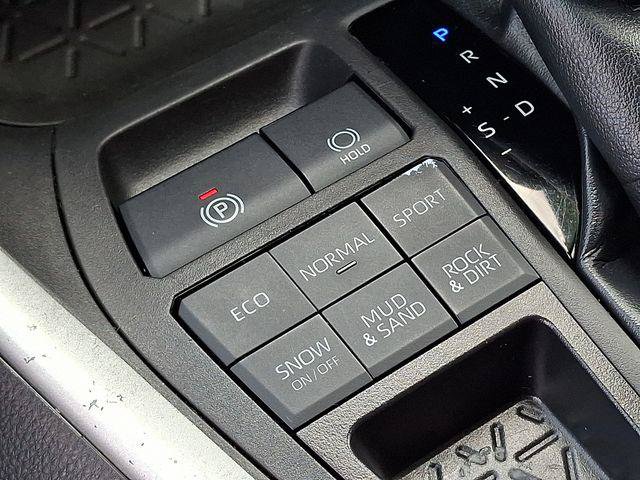 Certified 2023 Toyota RAV4 LE AWD/4WD image 16