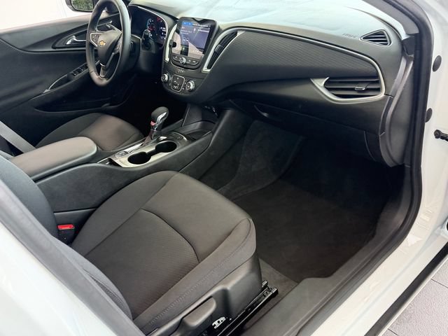 Used 2024 Chevrolet Malibu RS FWD image 18