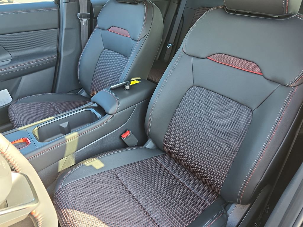 New 2026 Nissan Kicks SR FWD image 19