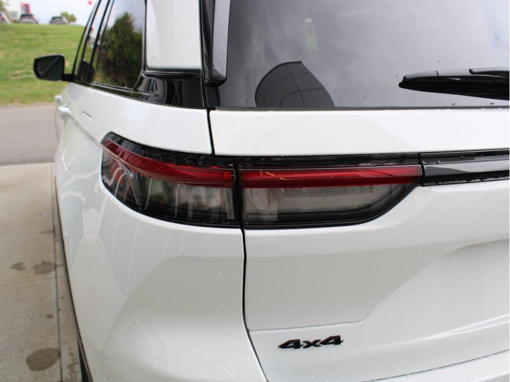 New 2025 Jeep Grand Cherokee Altitude image 37