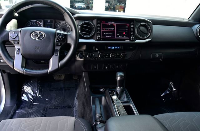 Used 2023 Toyota Tacoma TRD Off-Road AWD/4WD image 15