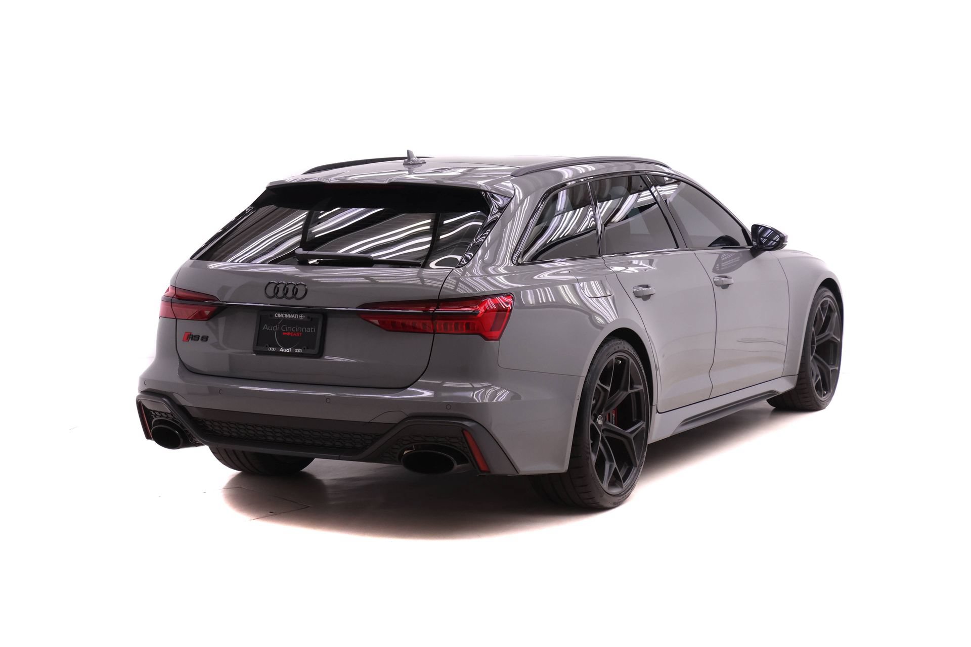 Certified 2025 Audi RS 6 performance AWD/4WD image 4