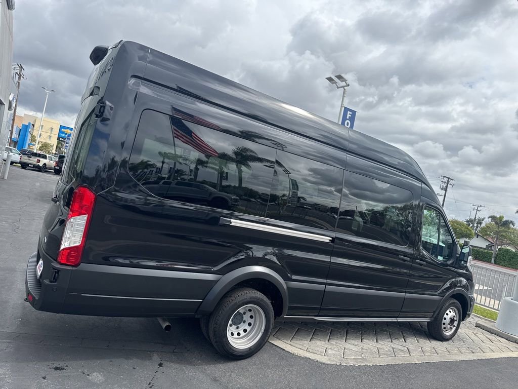 Used 2025 Ford Transit 350 XLT RWD image 2