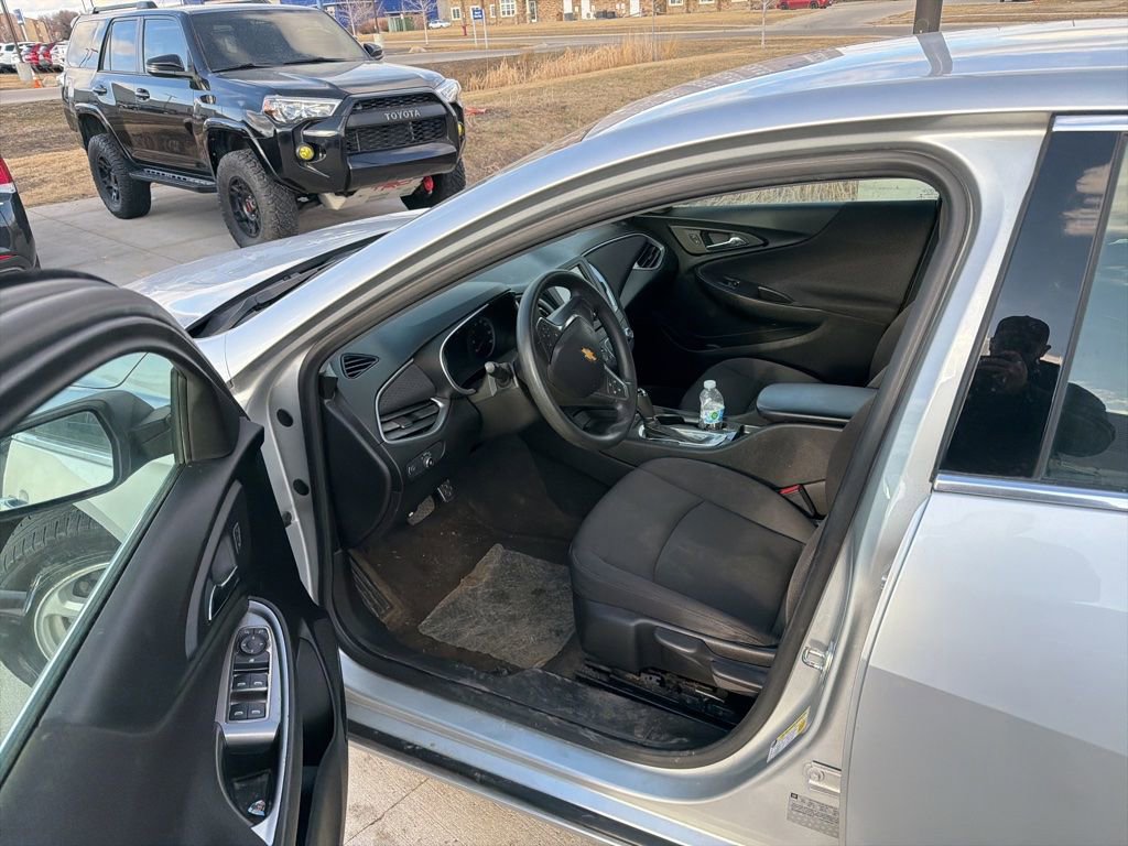 Used 2017 Chevrolet Malibu LS image 15