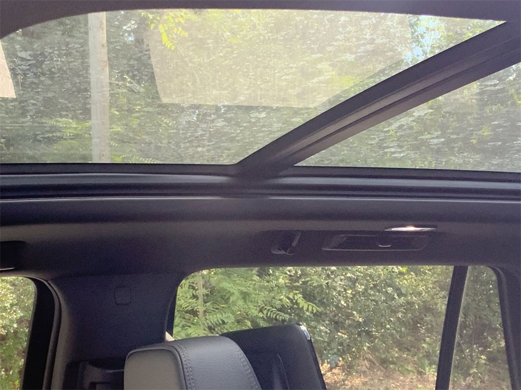 New 2025 GMC Yukon Denali w/ Denali Reserve Package image 21