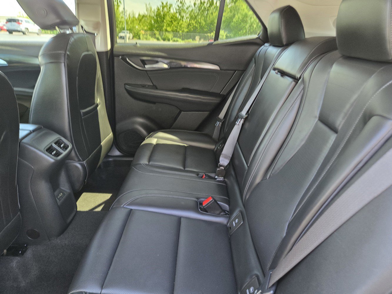 Certified 2025 Buick Envision Preferred AWD/4WD image 27