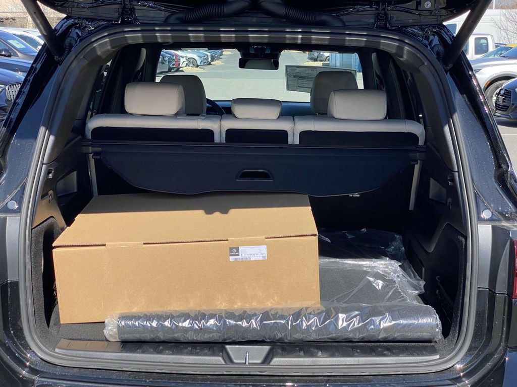 Certified 2025 Mercedes-Benz GLB 250 image 10