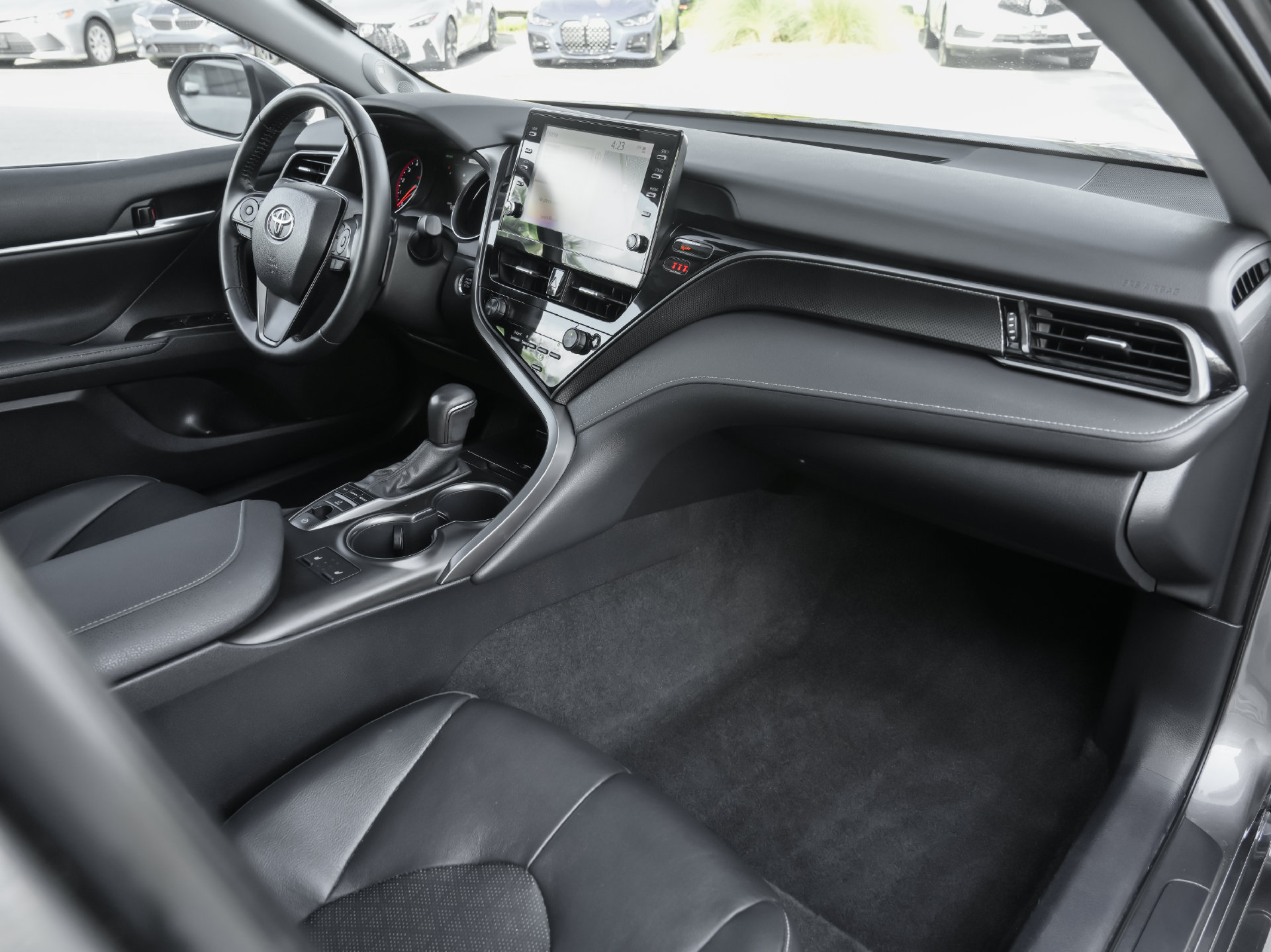 Used 2022 Toyota Camry XSE w/ Navigation Package FWD image 10