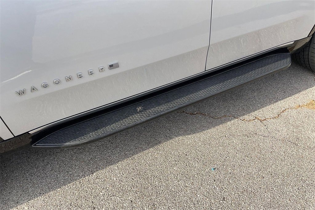 Used 2024 Jeep Wagoneer Series II w/ Flexible Seating Group image 6