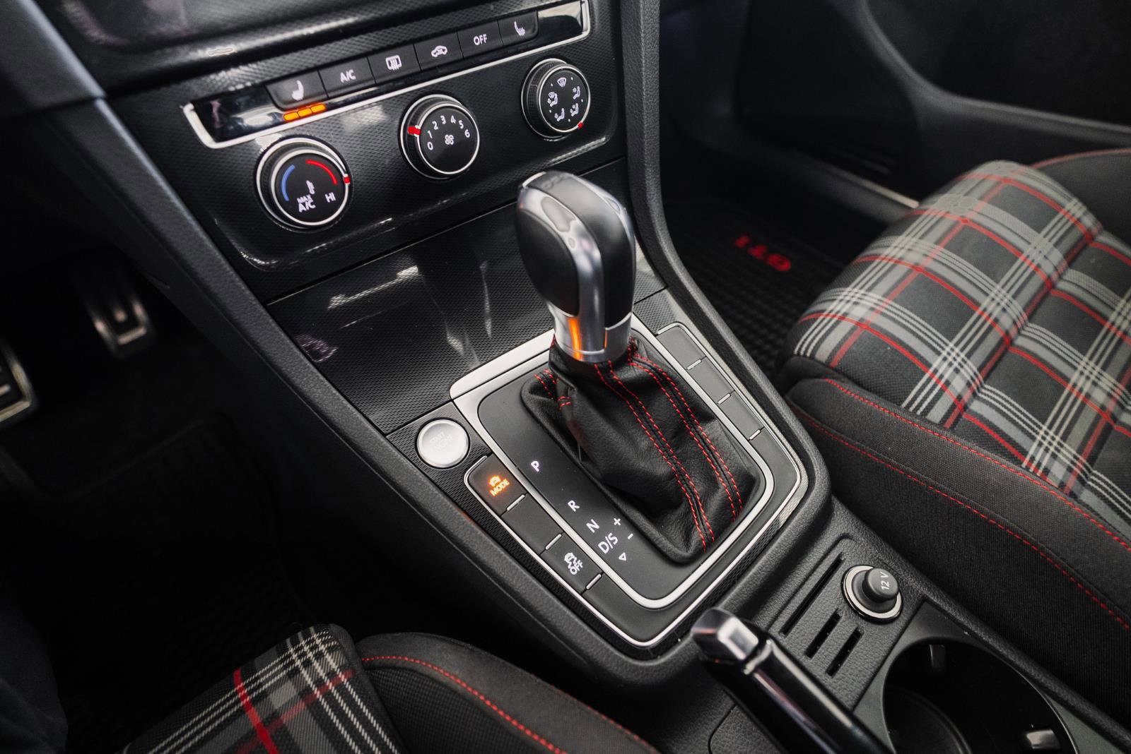 Used 2017 Volkswagen GTI Sport image 25