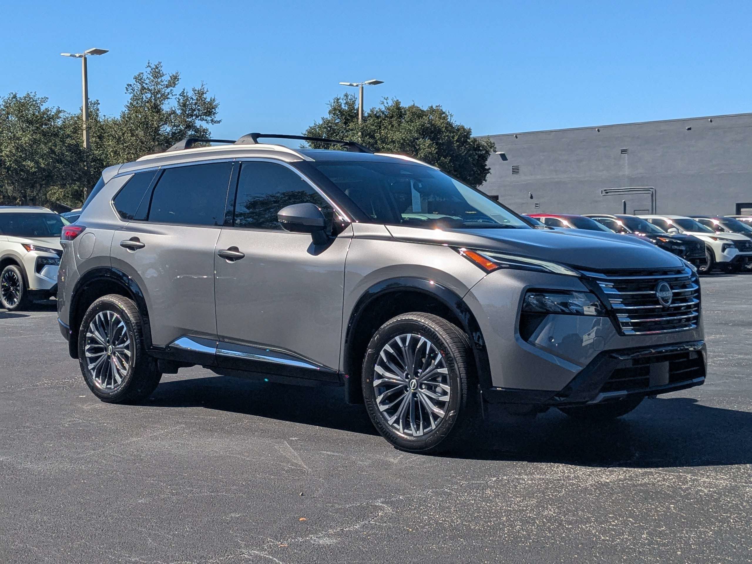 New 2026 Nissan Rogue Platinum AWD/4WD image 2