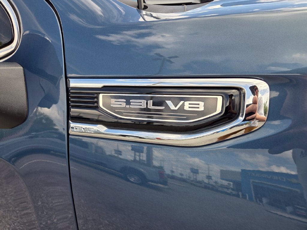 Used 2024 GMC Sierra 1500 SLT w/ SLT Premium Plus Package AWD/4WD image 5