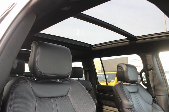 Used 2024 Jeep Wagoneer 4WD w/ Premium Group I image 36