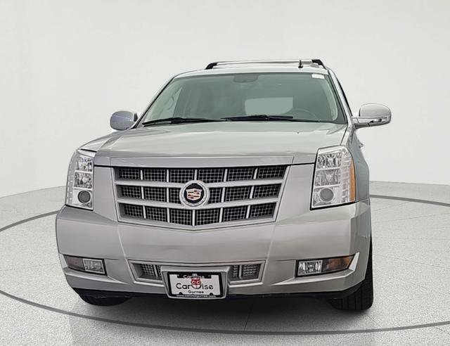Used 2014 Cadillac Escalade Premium image 2