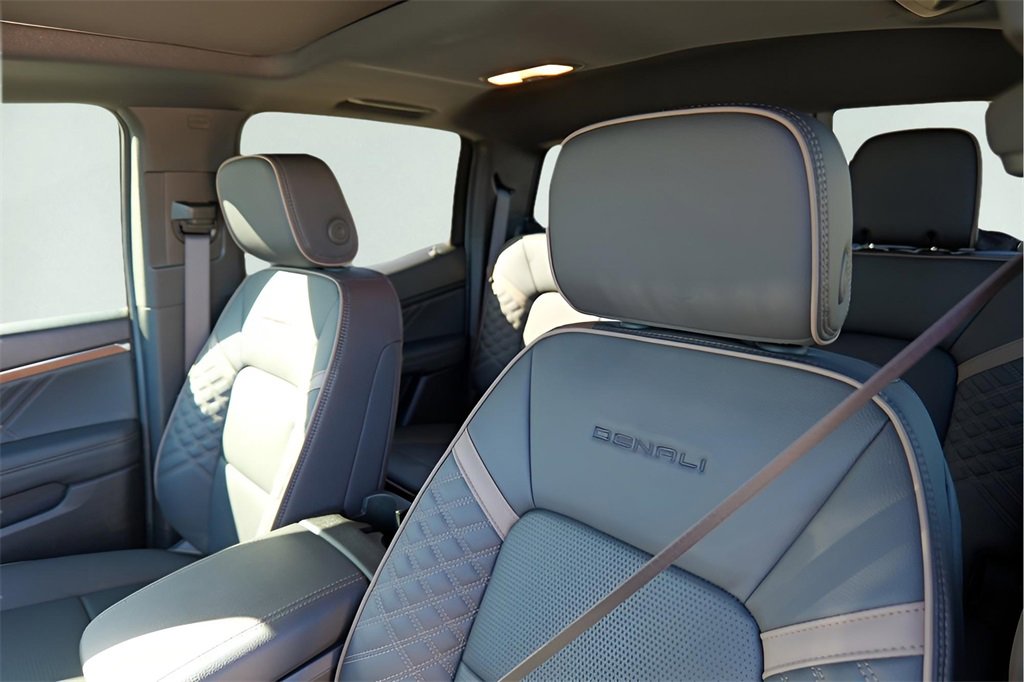 New 2026 GMC Canyon Denali image 10