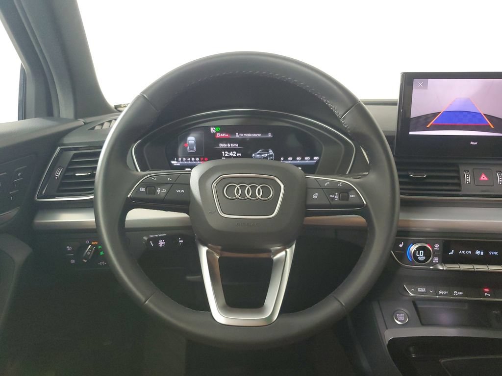 Used 2025 Audi Q5 2.0T Premium w/ Convenience Plus Package AWD/4WD image 16