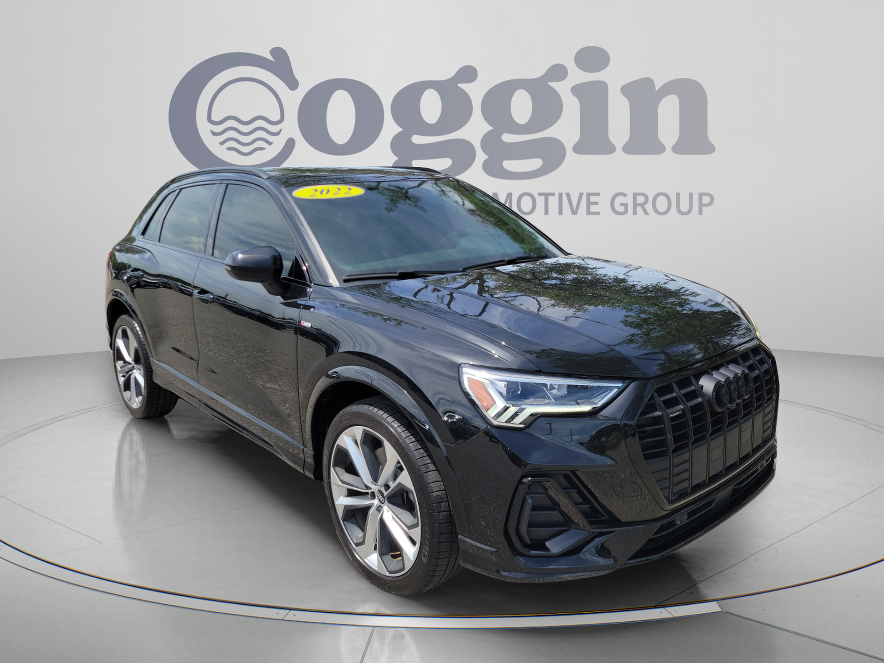 Used 2022 Audi Q3 2.0T Premium Plus w/ Premium Plus Package AWD/4WD image 4
