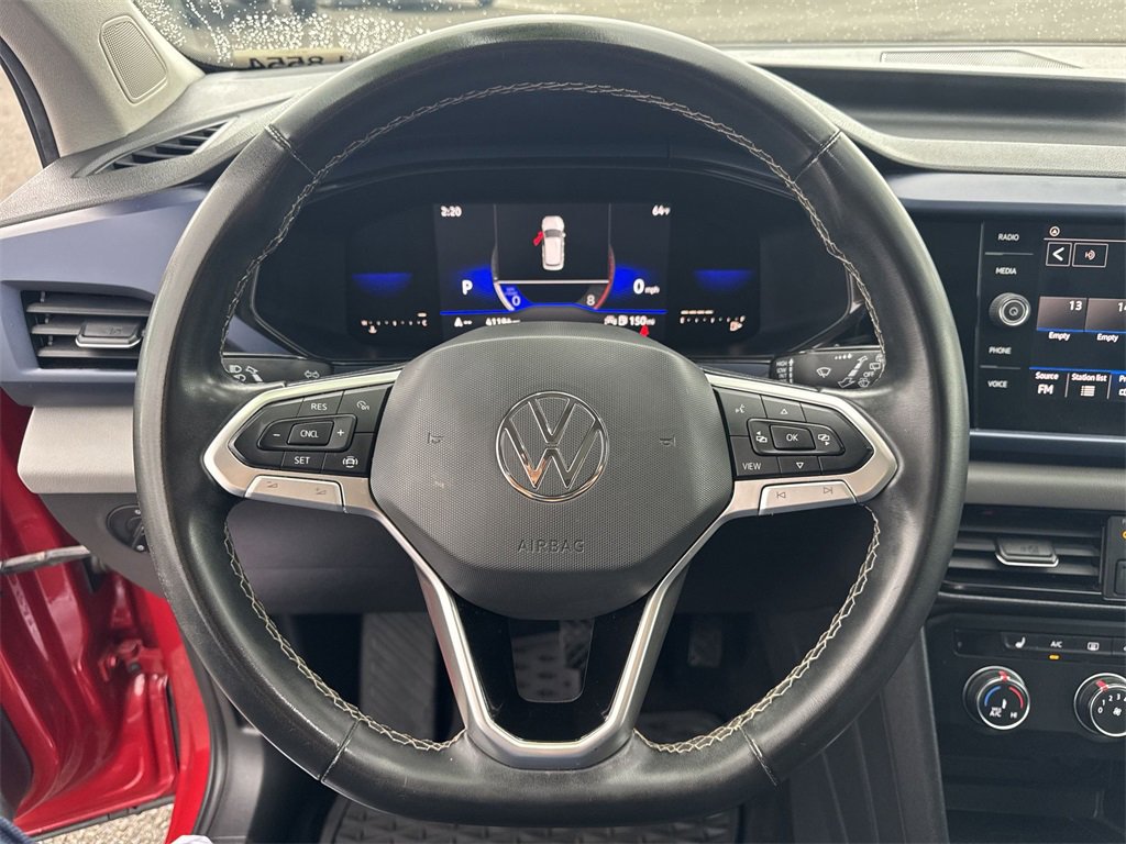 Used 2022 Volkswagen Taos SE w/ Panoramic Sunroof Package image 11