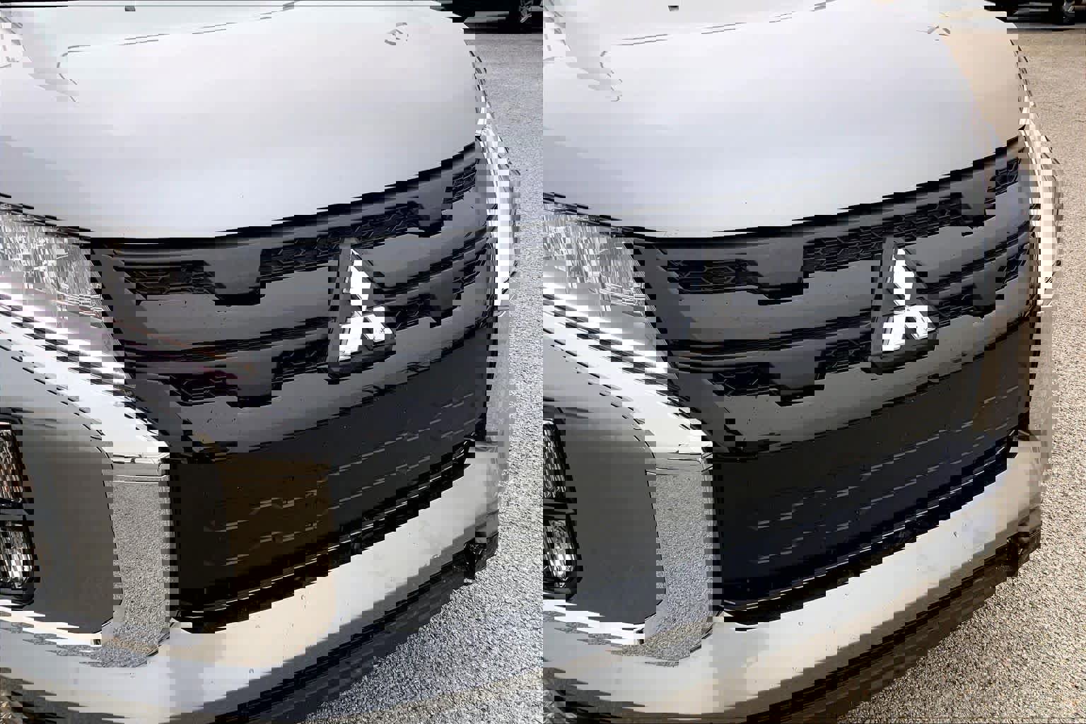 Used 2025 Mitsubishi Outlander Sport LE image 28