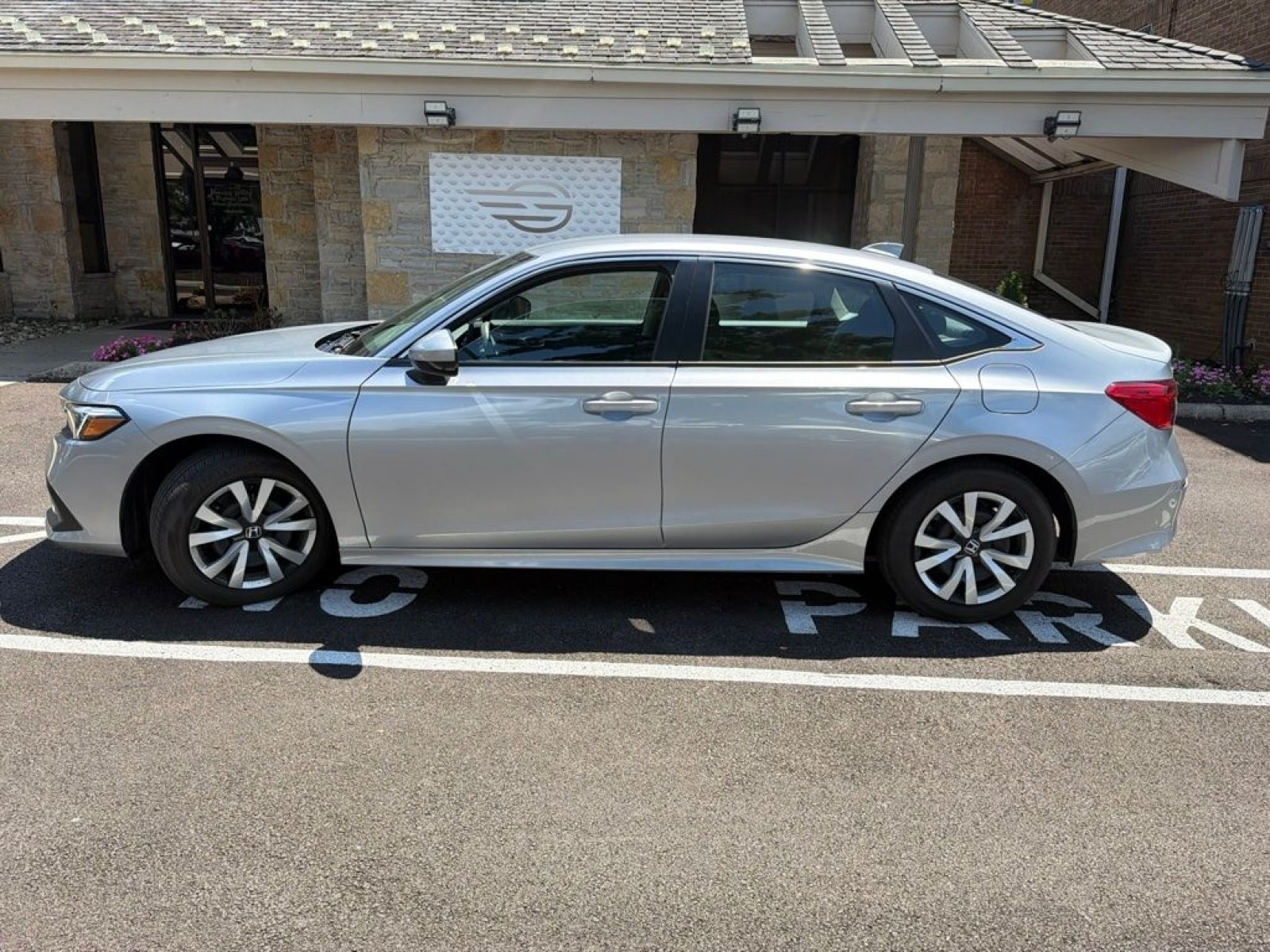 Used 2023 Honda Civic LX image 9