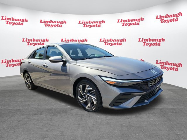 Used 2025 Hyundai Elantra SEL FWD image 20