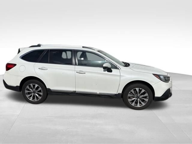 Used 2018 Subaru Outback 3.6R Touring AWD/4WD image 2