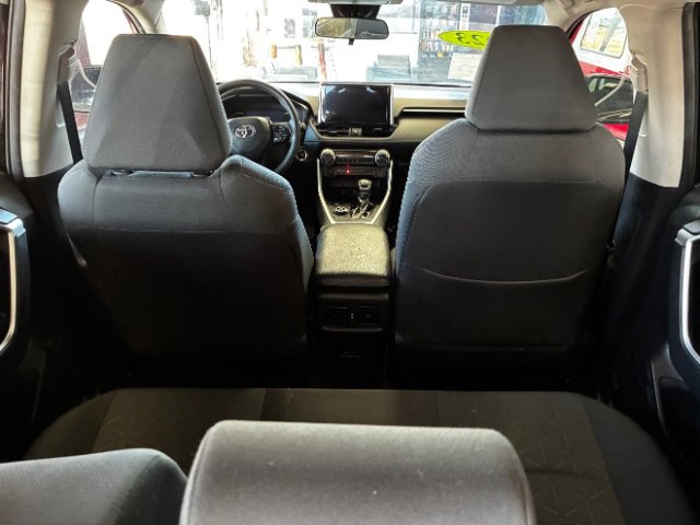 Used 2023 Toyota RAV4 XLE AWD/4WD image 14