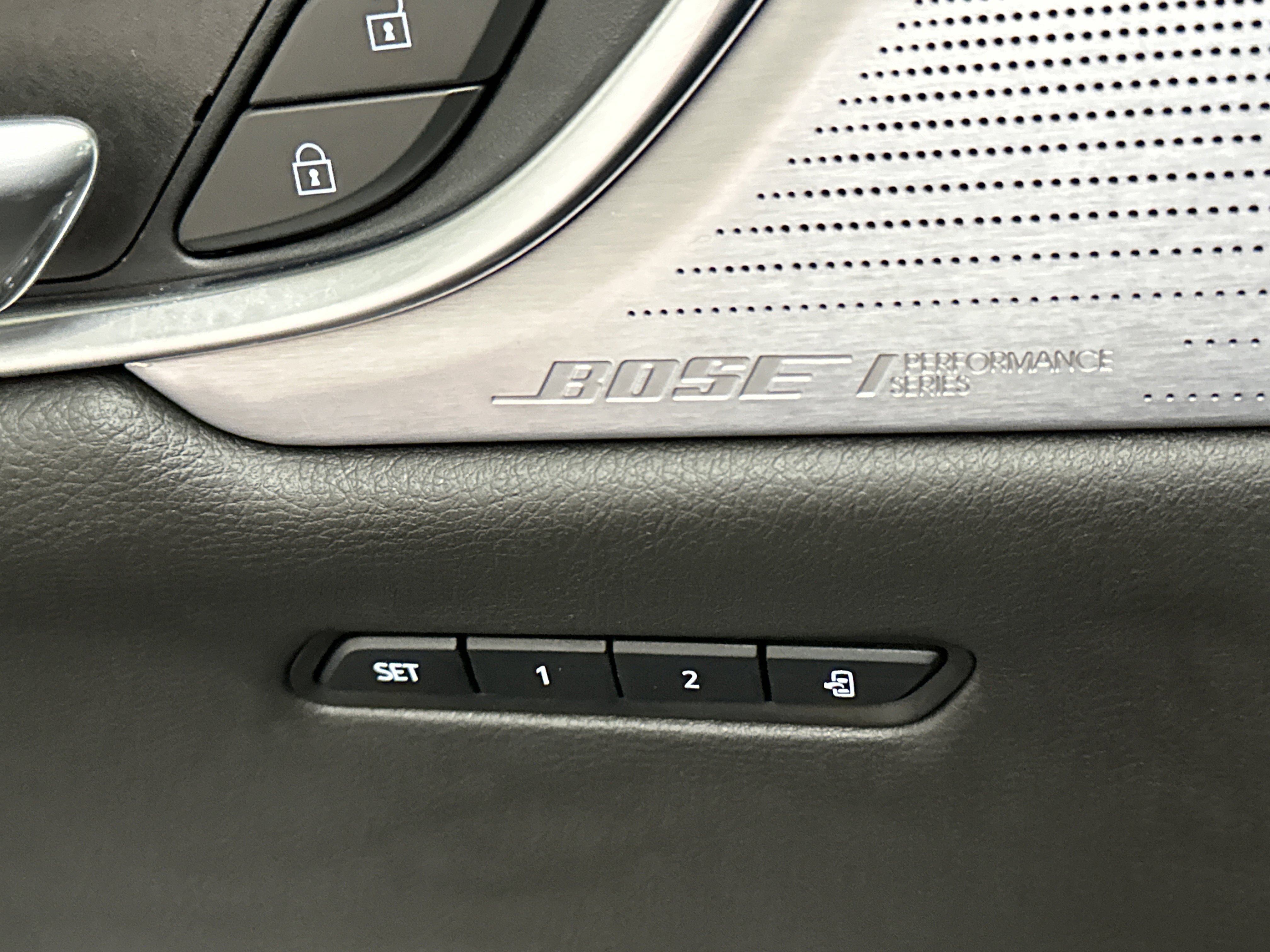 Used 2024 Cadillac XT6 Premium Luxury w/ Technology Package image 40