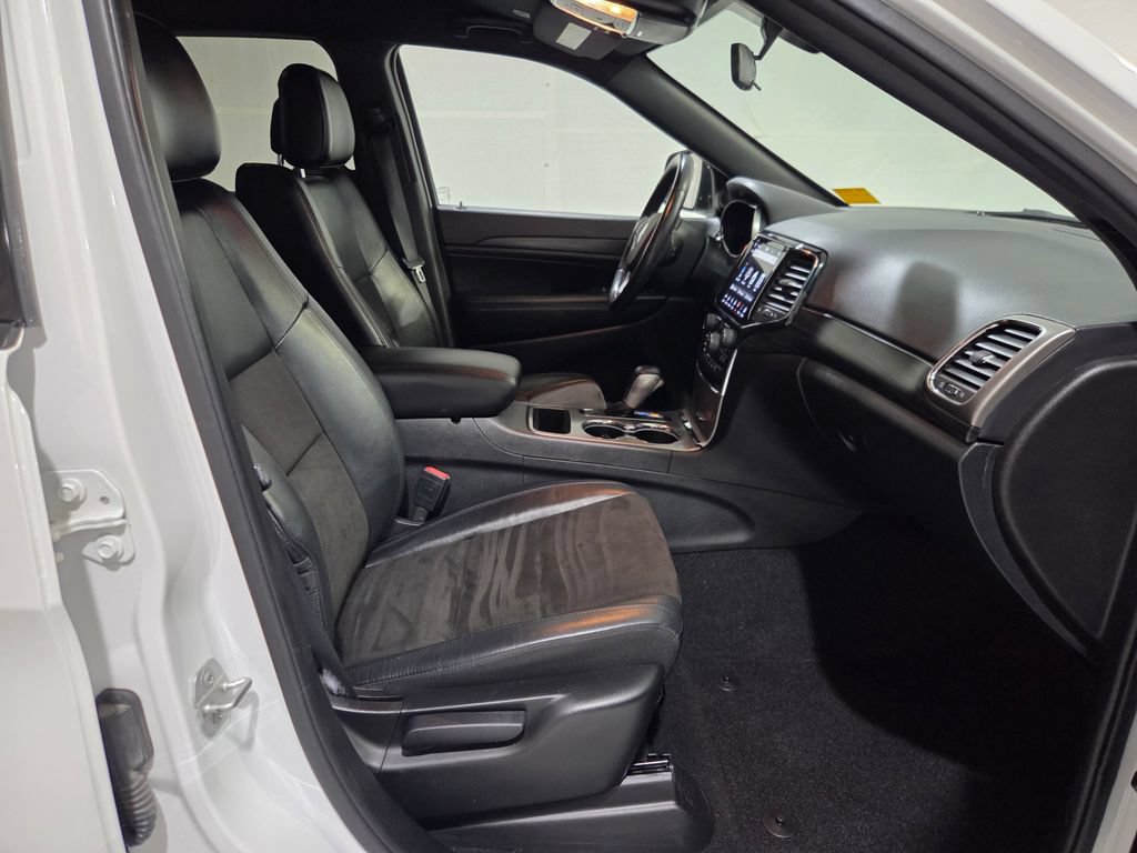 Certified 2021 Jeep Grand Cherokee Laredo X AWD/4WD image 15