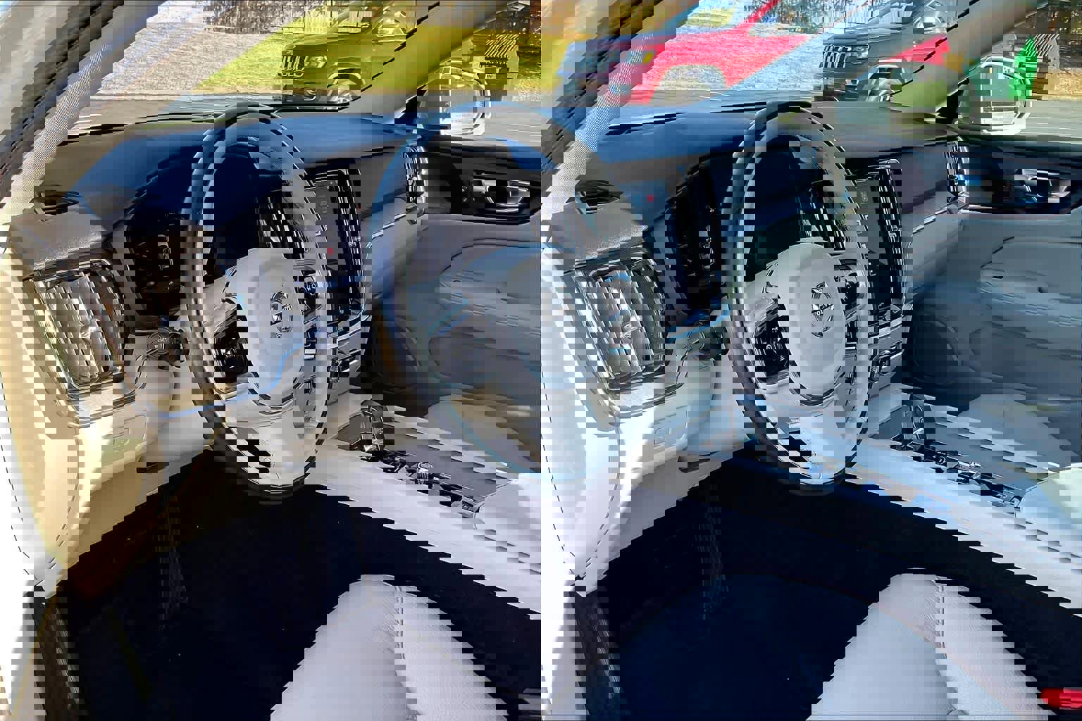 Used 2024 Volvo V60 B5 Cross Country Plus image 17