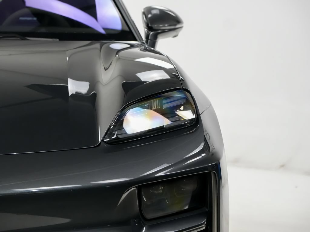 Used 2024 Porsche Macan Turbo Electric AWD/4WD image 8