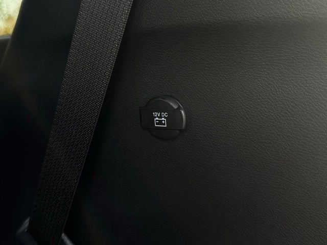 Certified 2025 Chrysler Pacifica Limited image 13