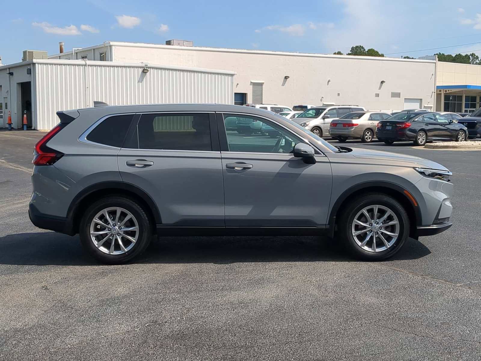Used 2025 Honda CR-V EX-L image 9